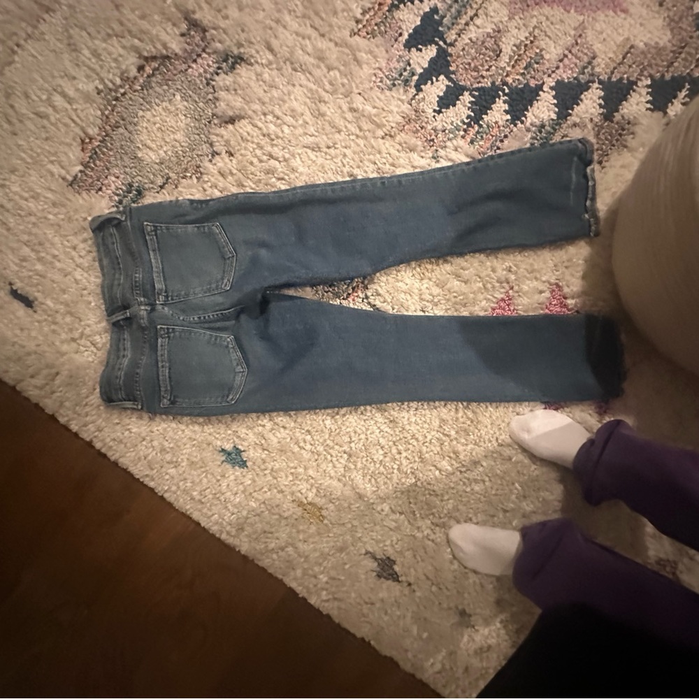 Cute perfect fit skinny jeans with a tinny flare at end. Go with everything!!